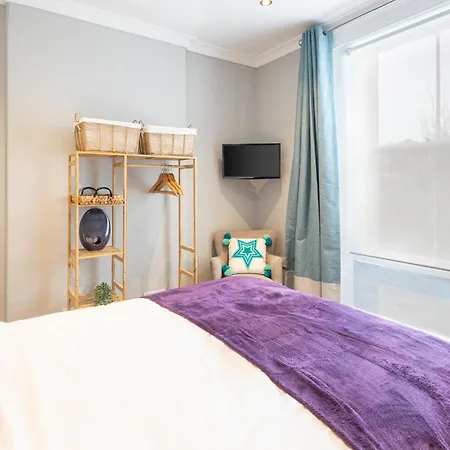 Host & - Hampton House *